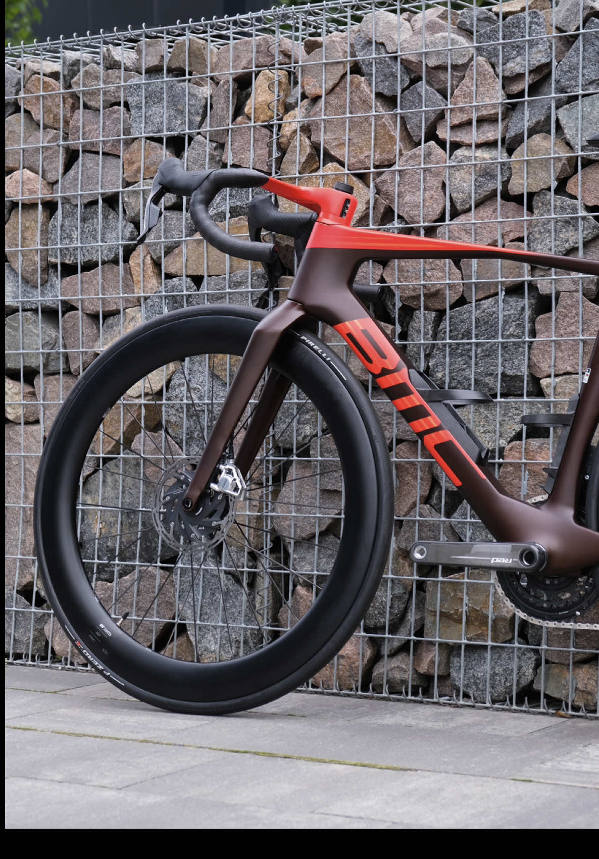 🔻Новий шосейний велосипед BMC Teammachine R 01(2025) - Групсет: Sram Red AXS  - Вілсет: DTSwiss ARC1100 ( керамічні підшипники) - Вага : 7кг - розмір: S /51см  🔻Ціна: 8500$ #bmcteammachine #продажвелосипедів #sramred #dtswiss #roadbike 