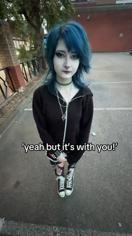 @𝔪𝔞𝔯𝔱𝔥𝔞🕷️🦇🕸️ #emo #besties #goth #fyp #2000s 