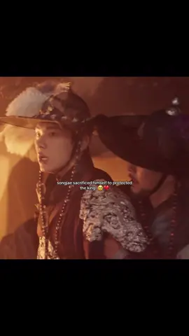 THIS EPISODE KILLED MEEEE😫💔 in that day he knows the fact that his grandmother was the mastermind behind his mother's death and almost kill her.. and he had to lose songjae too, someone who was loyal to him?!! i’m dyingggg #leechaemin #bonappetityourmajesty #fyp #kdrama #limyoona 
