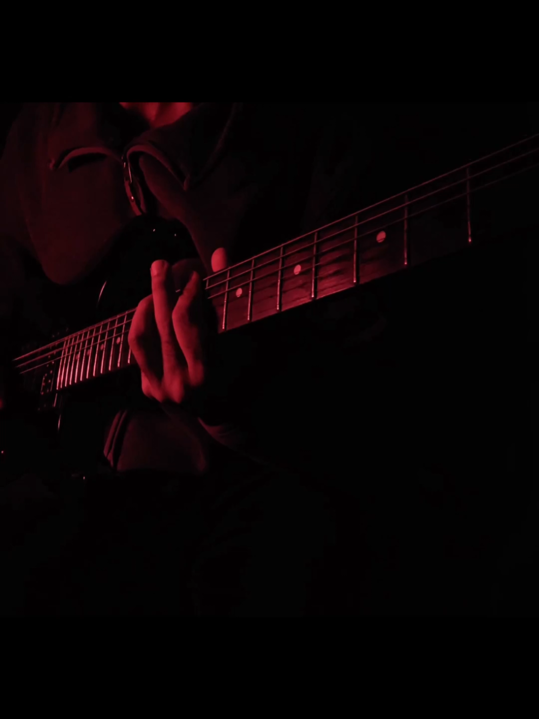 moves like jagger, on the electric guitar :) hope you guys enjoy this one #fyp #guitartok #electricguitar #maroon5 #guitarsolo 