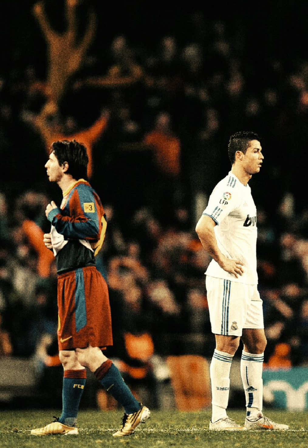 Who’s the Goat Ronaldo or Messi?🤔 #fyp #Soccer #viral #ronaldo #messi 