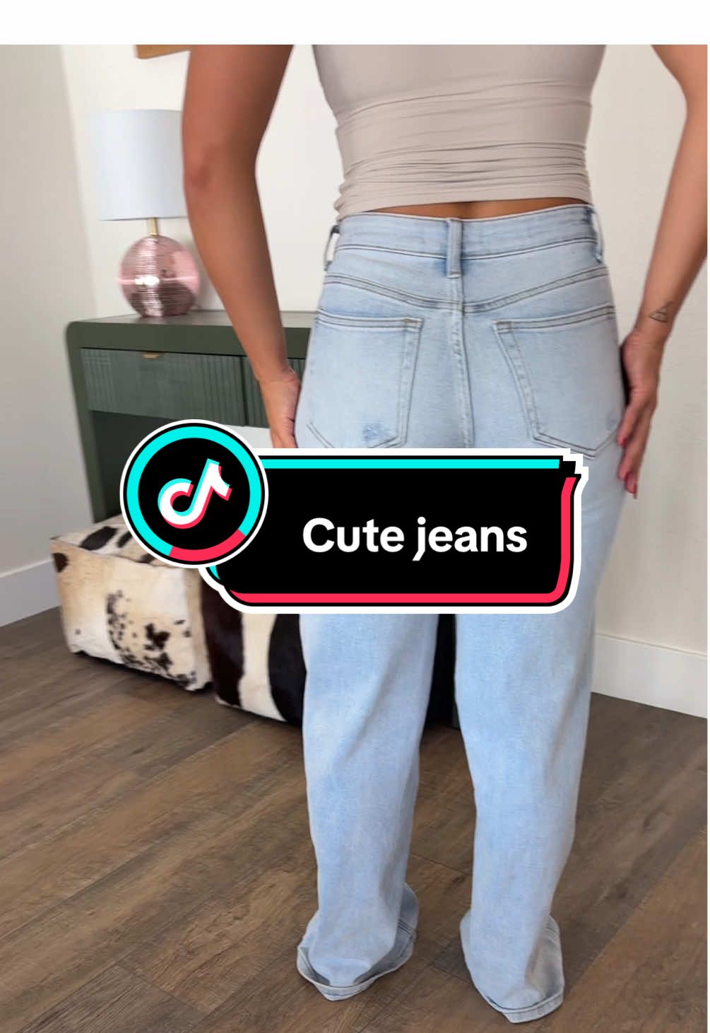 These wide leg jeans are perfect! Ladies if you want a pair of denim here is the perfect pair. #cutejeans #newjeans #widelegjeans #womensjeans #falloutfits 