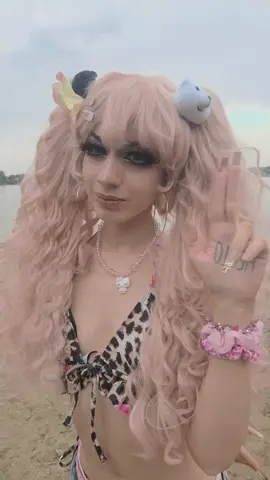 junko is for the girls frfr #gyaru#junkoenoshima#danganronpacosplay#manba#junkoenoshimacosplay 