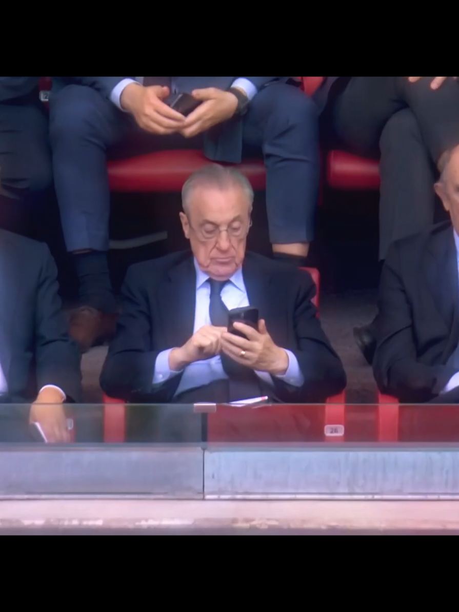 راح بيها فريق لولايه😂😂#CapCut #جوليان_الفاريس #الديربي #اتلتيكو_مدريد #ريال_مدريد 