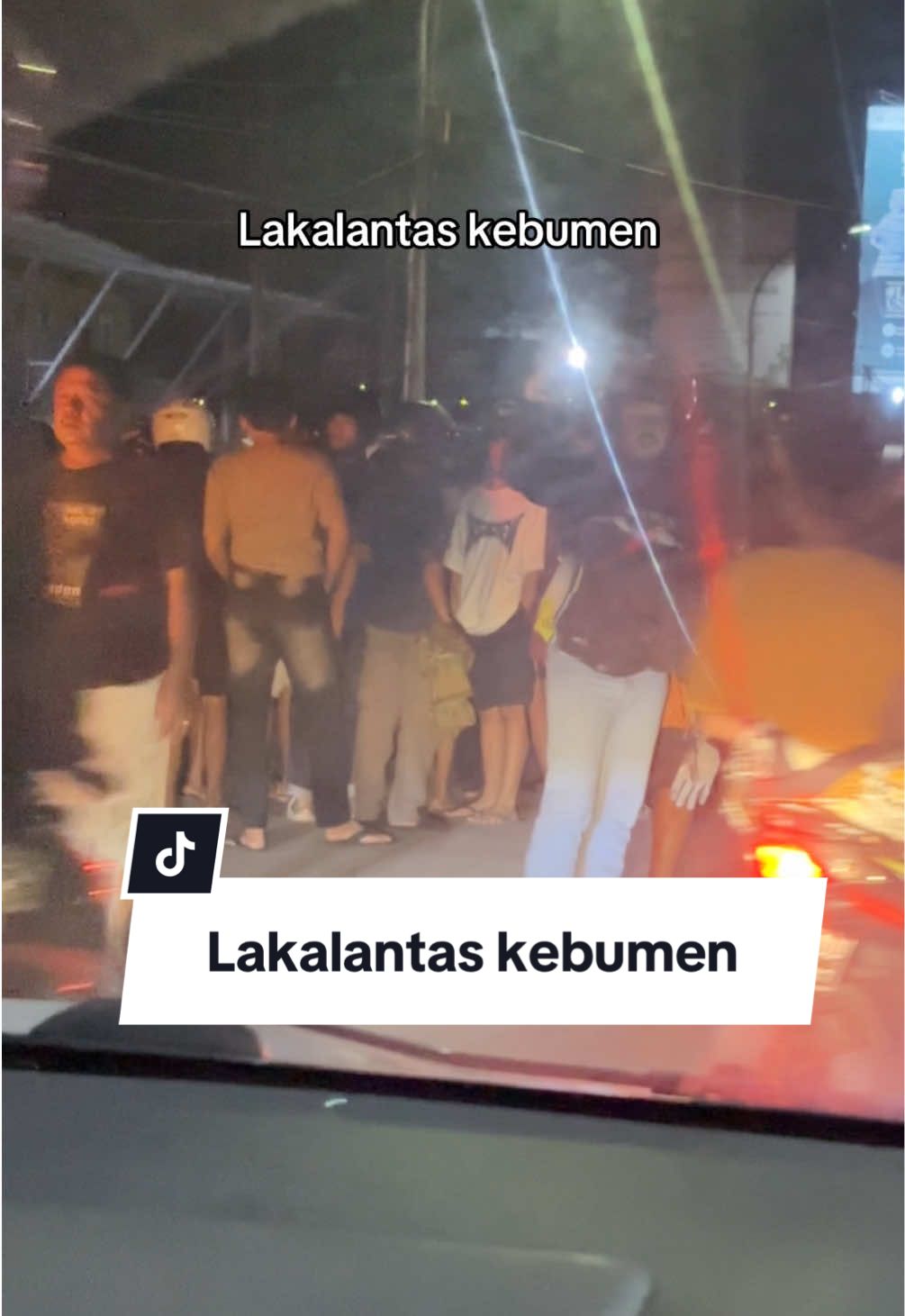 Yalloh itu kenapa gara-gara balapan atau gimana terus korban nya gimana kondisi nya guys ada yg tau  ? #fyp #kebumen #lakalantaskebumen #trend #balapan 