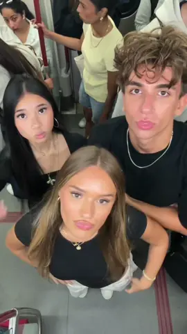 Sugar on my tongue 👅 @mark @alyssaavlogs #fyp #outfitinspo #dance #lipsync #cleangirl 