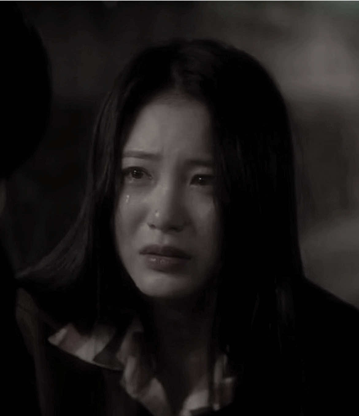 Hold me, console me..  #ahundredmemories #kdrama #shinyeeun #heonamjun #fyp 