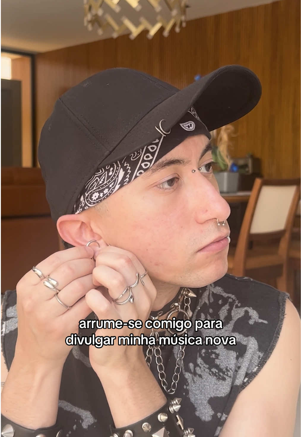 ☎️ atenderia a ligação desse artista? #sertanejo #rock #emo #caipira 