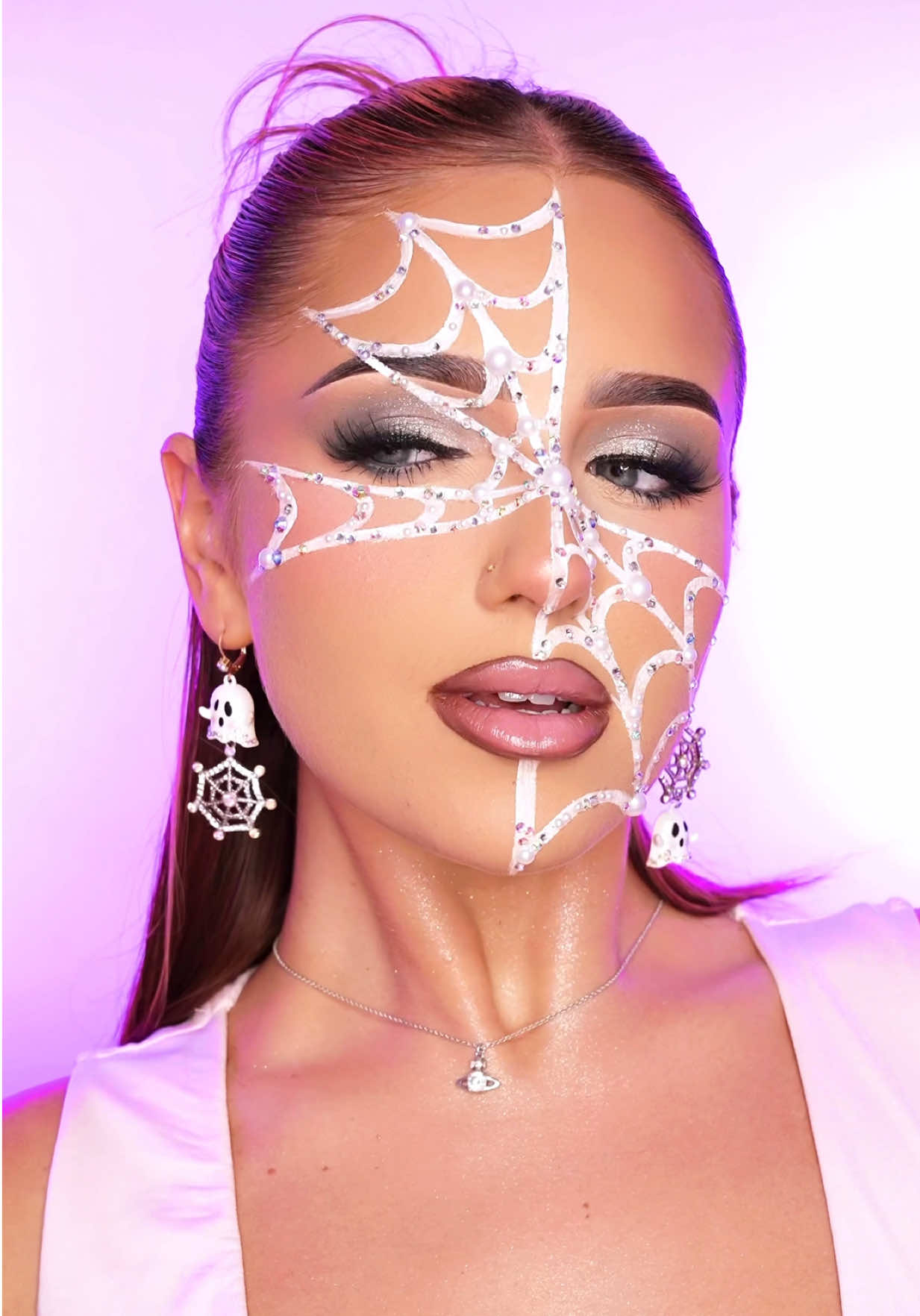 RHINESTONE SPIDERWEBS🕸️✨🤍 #Fyp #Makeup #HalloweenMakeup #MakeupTransition #HalloweenTransition 