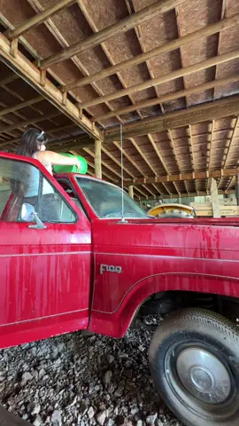 We got a 1982 Ford F-100 Sport ST with 41,000 miles on it. We got her cleaned up and running! 👏🏻 #vintage #classic #ford #cars #car 