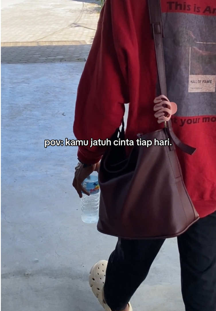 alamak ini mah jatuh cinta bamget<333