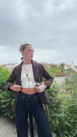 Fit check com o curativo a dar vibes da moda fishnet fashion 😅 #outfit 