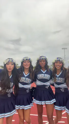 HOCO GAME !!!!!!!! @elise @macy gaudiano @april @austen 