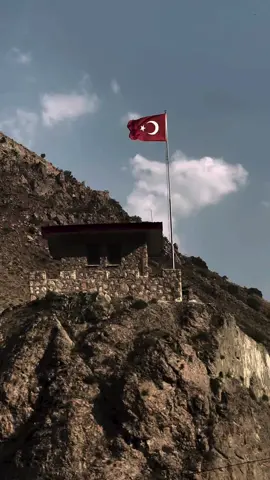 Türk Askeri İçin Zirve Yalnızca Başlangıçdır Biz Var Oldukca Bu Bayrak Yere Düşmez Elhamdülillah...#komutan #🇹🇷🇹🇷🇹🇷 #vatansağolsun #şehitleeölmezvatanbölünmez #pençekilitoperasyonu 
