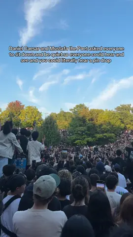 Daniel Caesar update! He got here at 6:15 with Mustafa the Poet and started playing and talking about the new album #toronto #trinitybellwoods #danielcaesar #thingstodotoronto 