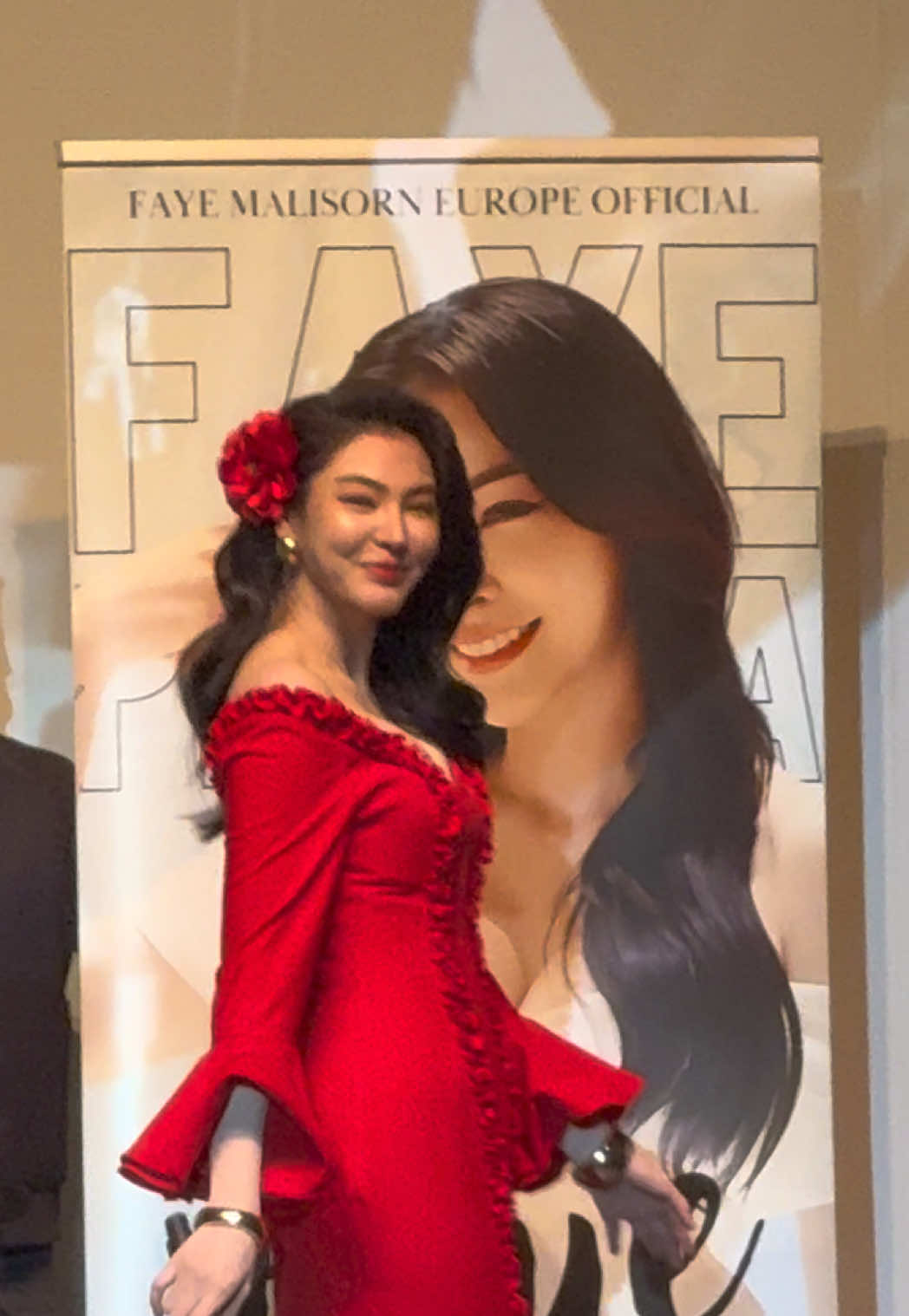 #faye + 👑 + 🚶‍♀️‍➡️  [270925] #fayeperaya #ฝ้ายพีรญา #faye1stfminspain #Spain 