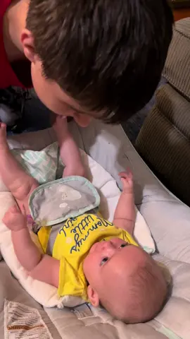 Big brother for the win. #agegapsiblings #giggles #baby #bigbro 