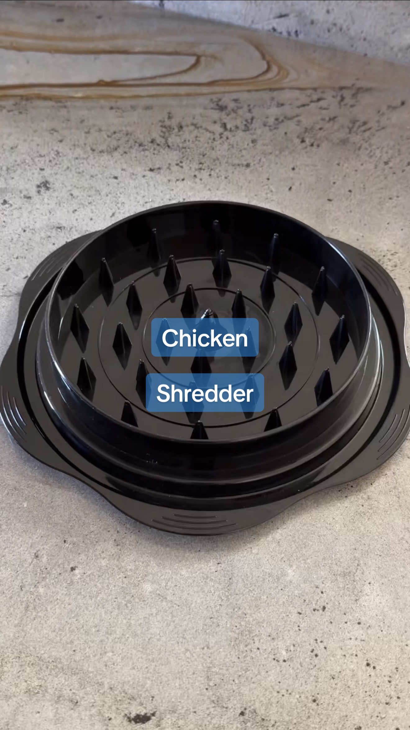 I thought I’d seen it all… 👀 Find it under ✨Kitchen Favorites✨ on my website. #amazon #KitchenHacks #chickenshredder #gadgets #salfinds 