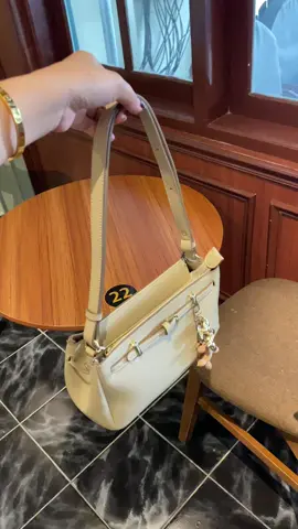 Pov: nemuin shoulerbag cakep harga murce #soulderbag #slingbag #handbag 