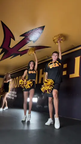 under the tunnel 🔱 @𝑺𝒂𝒓𝒂 𝑲𝒆𝒏𝒏𝒆𝒚 @Arizona State Dance Team #asu #dancer #gameday #football 