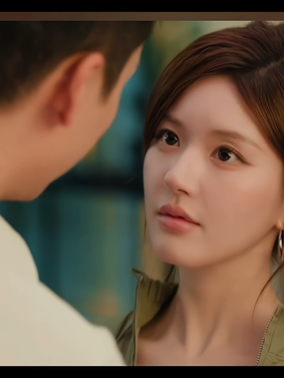 Ternyata dari awal Haoming tahu kalo sebenernya Xuyan tuh bohongin dia 😮‍💨😔, Xuyan awalnya ngiranya dia beruntung banget bisa milikin cowok yang bener bener cinta sama dia..ternyata 💔  Nyesek sih, Xuyan rela bohong buat sama cintanya eh Haoming malah mikirnya mereka sama sama saling 