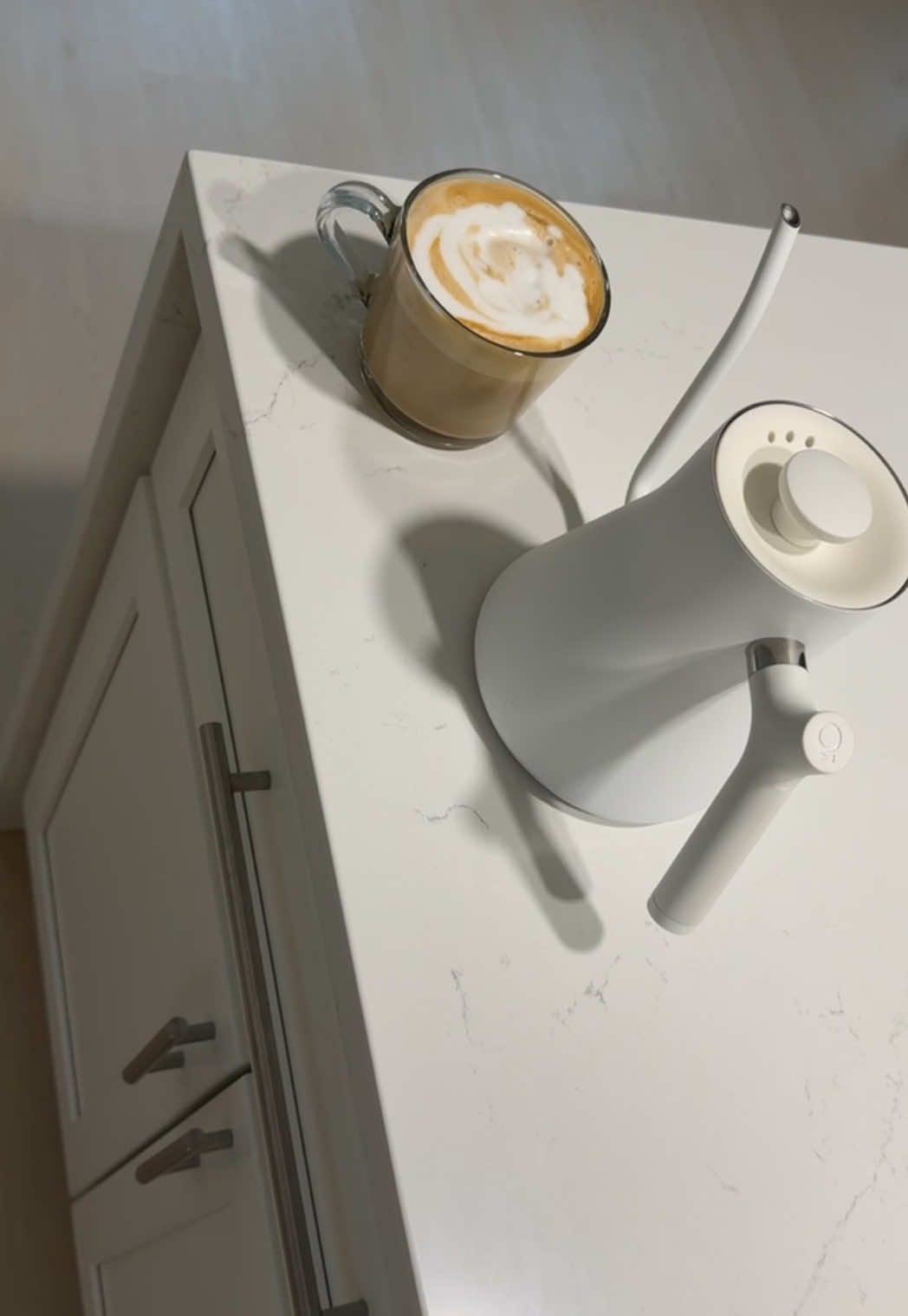 daily dose of coffee ☕️ @Breville @Starbucks  • • • #coffee #fellow #hot #hotcoffee #starbucks 