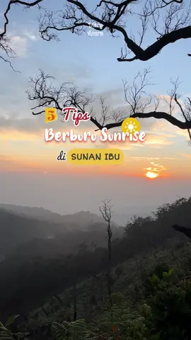 Mau berburu sunrise ke Sunan Ibu Ciwidey?  Buat kamu yang dari luar kota, kita rekomendasiin penginapan yang jaraknya cuma 10 menit dari pintu masuk Kawah Putih.  Nama tempatnya RedDoorz near Kawah Putih Ciwidey. Tempatnya nyaman dan harganya juga affordable mulai dari 100ribuan. Dapatkan harga terbaik dengan booking lewat aplikasi RedDoorz. Gunakan kode promo ‘YUKNGINEP’ untuk diskon tambahan. Yuk #BukaSemuaPintu bareng #RedDoorz @RedDoorz Indonesia  #RedTRavelers #penginapanciwidey #sunanibusunrisepoint 