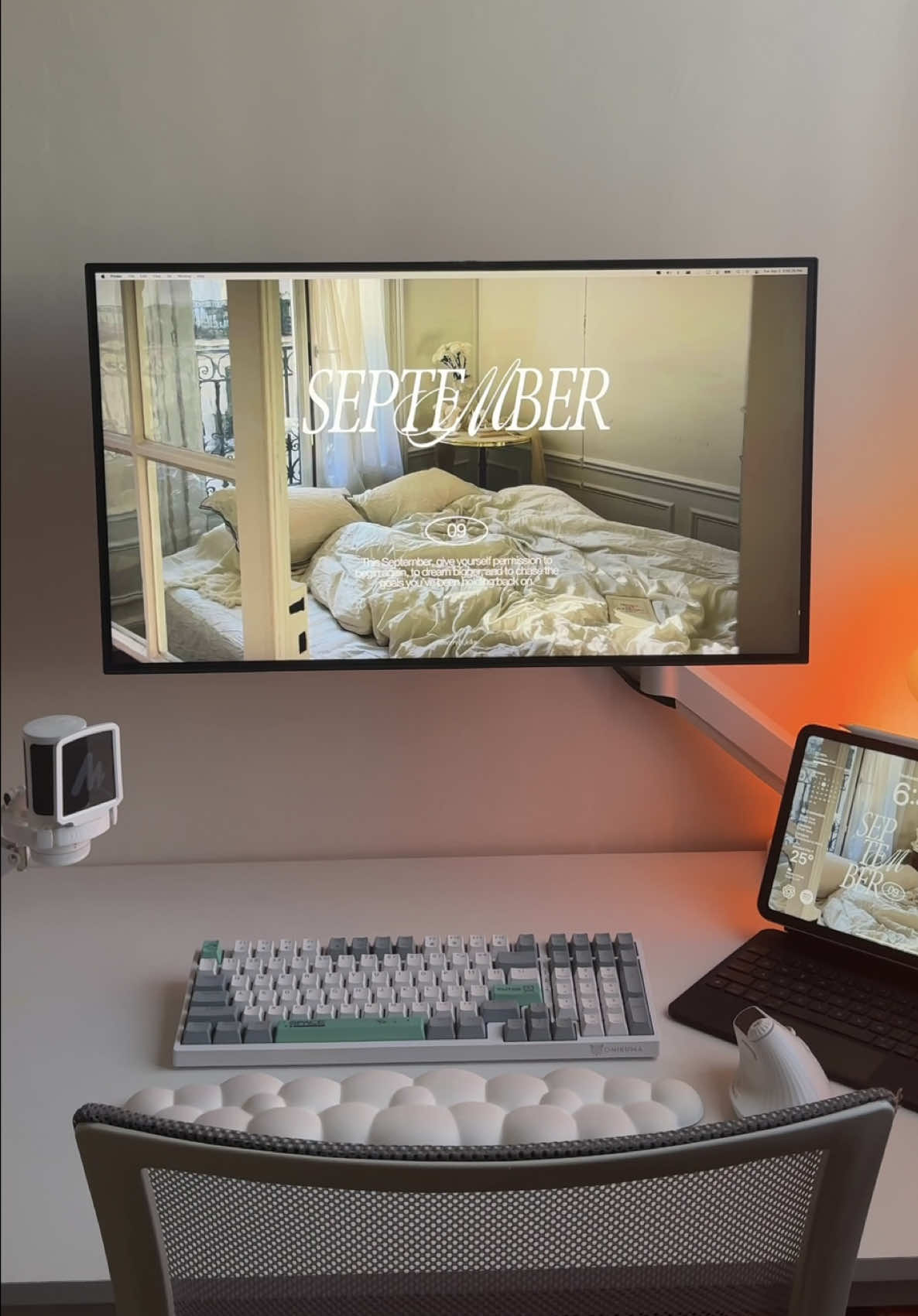 STOP watching your fave movie in the dark. This MODOFO Real-Time Sync Backlight is the BEST budget upgrade for gaming and movies. It changes everything! 🤯  #MODOFO #RealTimeBacklight #GamingSetup #ambientlight #backlight 