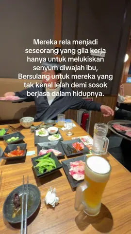 Angkat gelas untuk sajak usang kelas pekerja☘️