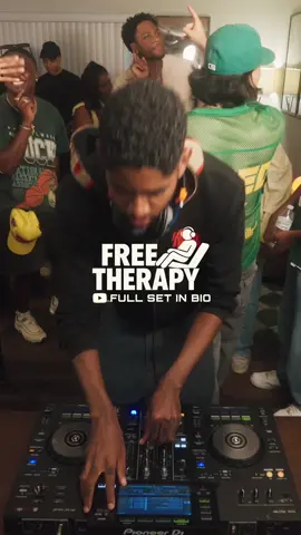 my @Free Therapy set dropped on YouTube today, link in my bio to watch 🫶🏾 sharing one of my favorite moments from it here  track ids: so anxious - ginuwine x infrunami - steve lacy  #ginuwine #stevelacy #rnb #mashup 