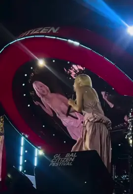 LOOOKKK ATTTT HERRRRRR!!!😭😭❤️ #ROSÉ #ROSIE #APT  GLOBAL CITIZEN ROSÉ  #GlobalCitizenFestival #ROSÉxGlobalCitizen