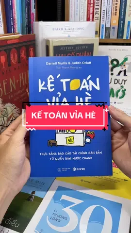 Kế Toán Vỉa Hè – Học quản lý tiền bạc dễ như bán hàng rong! Bạn nghĩ kế toán chỉ dành cho dân văn phòng hay doanh nghiệp lớn? Kế Toán Vỉa Hè” là cuốn sách dành cho bất kỳ ai muốn quản lý tiền bạc thông minh, từ những người kinh doanh nhỏ lẻ đến người mới khởi nghiệp. Với lối viết dí dỏm, dễ hiểu, cuốn sách giúp bạn nắm được những nguyên tắc từ cơ bản đến nâng cao của kế toán và tài chính: cách ghi chép, quản lý dòng tiền, tính toán lời lãi, và đặc biệt là biết rõ tiền đi đâu – về đâu. Dù bạn chỉ bán hàng online, mở quán nhỏ hay khởi nghiệp lớn, những bài học trong sách đều có thể áp dụng ngay vào công việc của bạn. Nếu bạn muốn làm chủ đồng tiền, không để thất thoát từng đồng nhỏ, thì đây chính là cuốn sách bạn phải có ngay hôm nay!#tiemsachbinhyen #BookTok #sach #sachhay #ketoanviahe 
