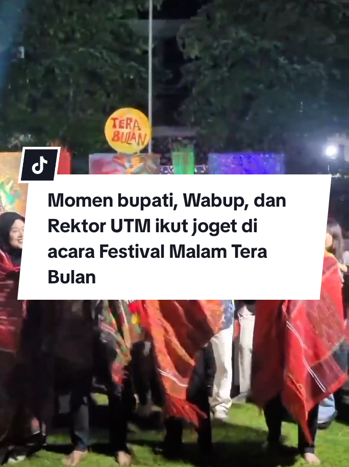 Ketika Bupati, Wakil Bupati dan Rektor UTM ikut joget di Festival Malam Tera Bulan.  #bupatibangkalan #utmbangkalan #bangkalanmadura #fyppppppppppppppppppppppp 
