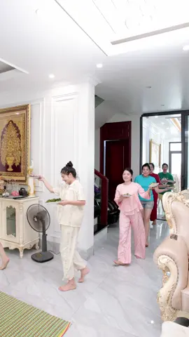 Hội bàn đào của mấy chị em #vuive #hanhphuc #giadinh #giatochodang 