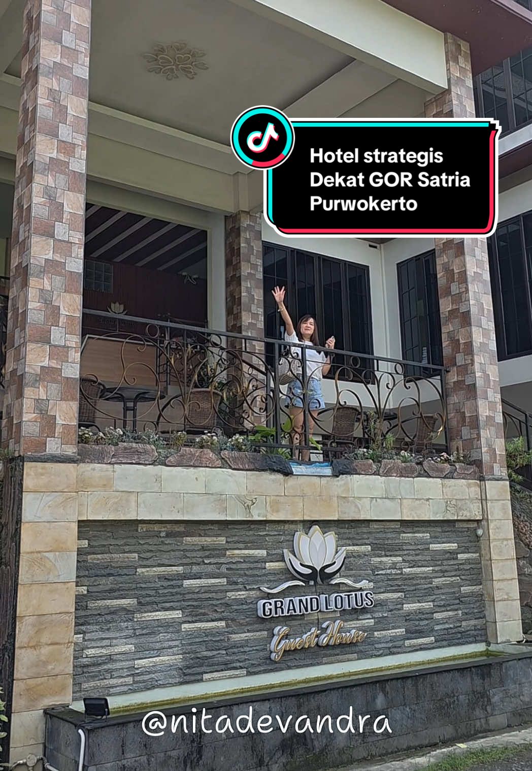 Rekomendasi hotel di dekat pusat Kuliner GOR Satria Purwokerto nih! Grand Lotus UrbanView harga cuma 200rban! Pesen via aplikasi REDDOORZ @Grand Lotus Guest House dan pakai kode promo NGINEPYUK buat dapet diskonnya! Yuk gais buruan  #staycat10nonline #hotelpurwokerto#grandlotusurbanview#jelajahpurwokerto 