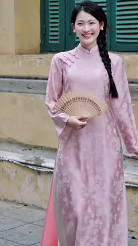 Áo dài gấm lụa,tay loe nhẹ nhàng nữ tính,tăng thêm nét đẹp dịu dàng#videoviral #xuhuongtiktok #aodaivietnam #aodai #aodaitet 