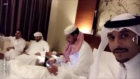 ‏عز والي بارقن لاح في عرض المخيل ‏ضوح نوره ياخذ شوي ما يطفي سناه ‏شوفت البِّل والحباري ونقاض الجديل ‏لذةٍ مافوقها لذةٍ غير الصلاة ‏- خالد بن مدعث ‏ما دريت ان عيني من فراقك دمعها بالخفا محفيها ‏كل ما زلّ ثلث الليل اجاوب في طويل الجذيب العاوي ‏وانت لي حاجة عندك ولا تاخذ ثمنها ولا تهديها ‏يا اتلع الجيد ما ترحم ولا انت يا قليل المروه تاوي ‏- عبدالله بن دويرج #هادي_بن_جابر #يوسف_بن_ذروه #foryou #explore 