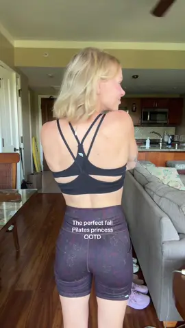#fableticspartner Pilates OOTD🎃🍂  @Fabletics #pilatesprincess #pilatesoutfit #workoutclothes 