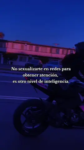 También dejar de escribir que eres diferente para llamar la atención es otro nivel. #frasesmotivadoras #creaciondecontenido #mujeresqueinspiran #mujeresreales 