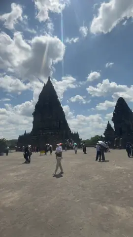 Sebelah mana sih patung roro jonggrang nya🥲 #prambanan #rorojonggrang #candi #jogjaistimewa #jogja24jam 
