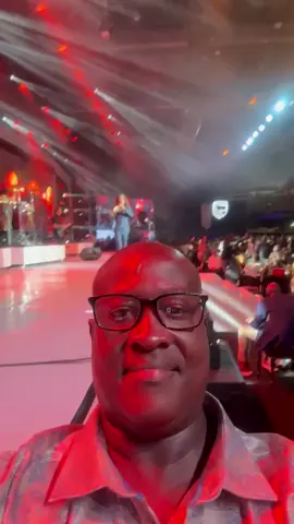 @Kenny G video bomb! What a moment it was! My heart is full… #KennyG #OneNightOnly  