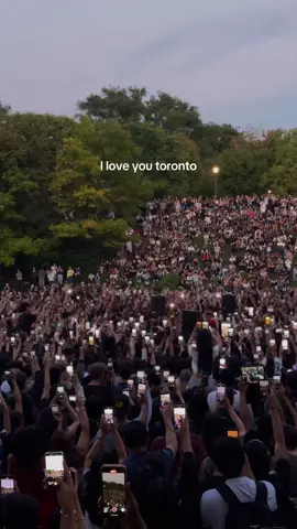 wdym daniel caesar is performing for free at trinity bellwoods today ?? 😭 #danielcaesar #toronto #music  