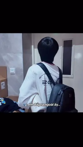 Bác Văn sau khi vừa học xong vũ đạo mới, ra tới nhà xe là ôn bài liền kkk🤣🤣 #dươngbácvăn #yangbowen_杨博文 #yangbowen #杨博文 #tffamily_4rd_generation 
