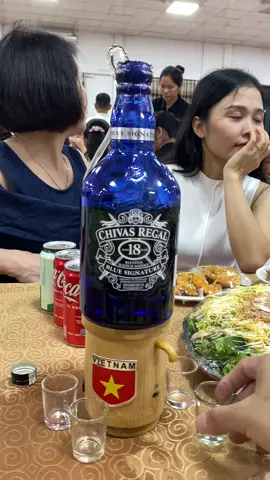 Tiệc htn