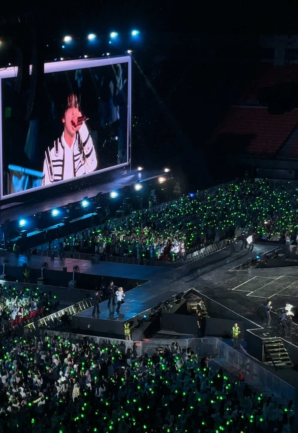 Trigger the fever pecah bgt sih. Bahkan jisung smp bilang dia gabisa control energy nya karena liat penonton pd lompat lompat #tds4jakarta #tds #jakarta #nctdream #day1 