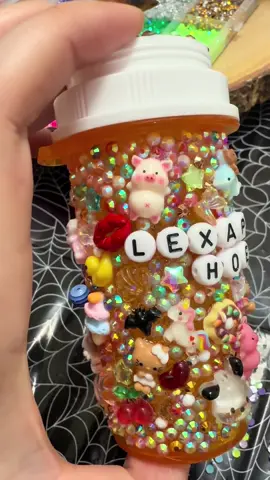 Girls craft night! #lexapro #livelaughlexapro #pillbottle #dopaminedecor 