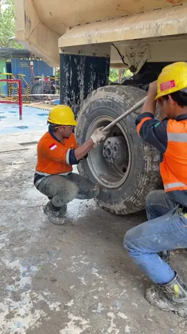 Sedikit tutor & prosedur sebelum memompa tyre yh broo #mekanikmudapunyacerita🛠 #gunungmassuksesmakmur #anakrantau #pamanberkacamata 