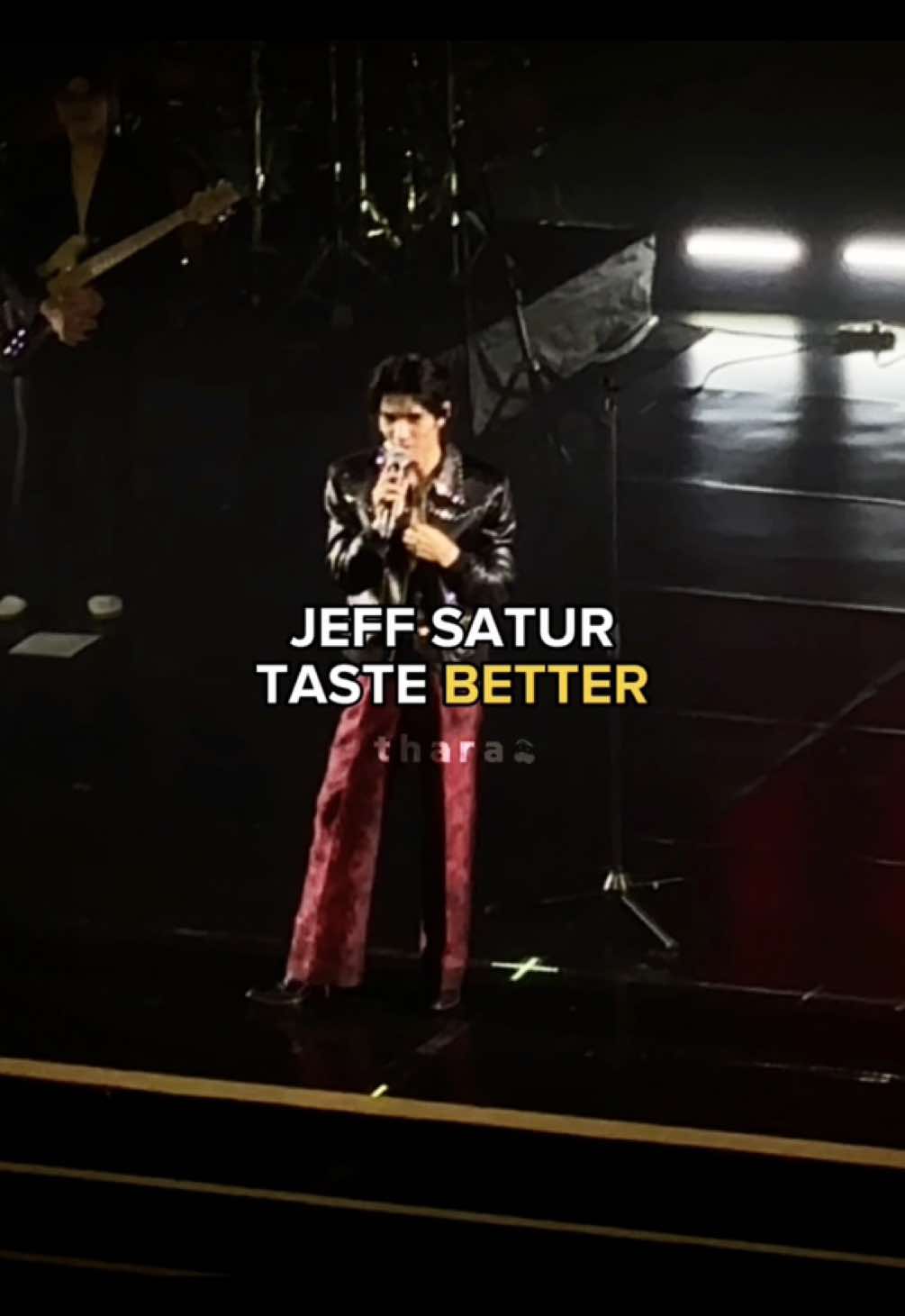 i know jeff is such a flirt but why did he keep asking us to eat him KSHDKKAHDV COGIL 😭 #jeffsatur #saturdayss #redgiantconcertinjakarta
