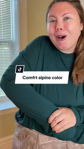 The @Comfrt Alpine color is perfect for fall and winter 🌲☁️ this is the Comfort alpine color in the new cloud long sleeve tee and it’s so soft and cozy! #comfrt #comfrtalpine #loungewearstyle #winterloungewear #ttscommunitychicago 
