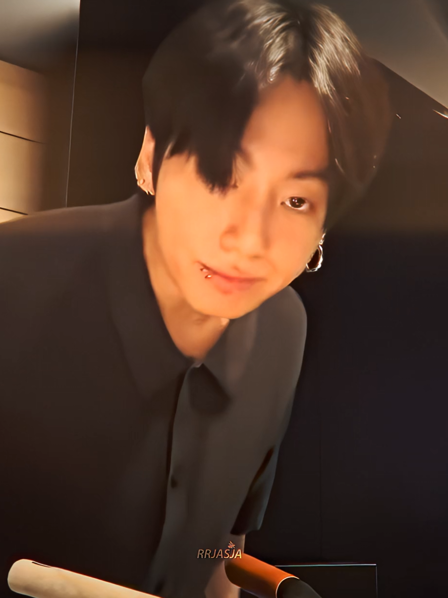 I love men who can cook..he's so hot #jungkook #jungkookcooking  #jungkookliveweverse #jungkookedit  @RRjasja 